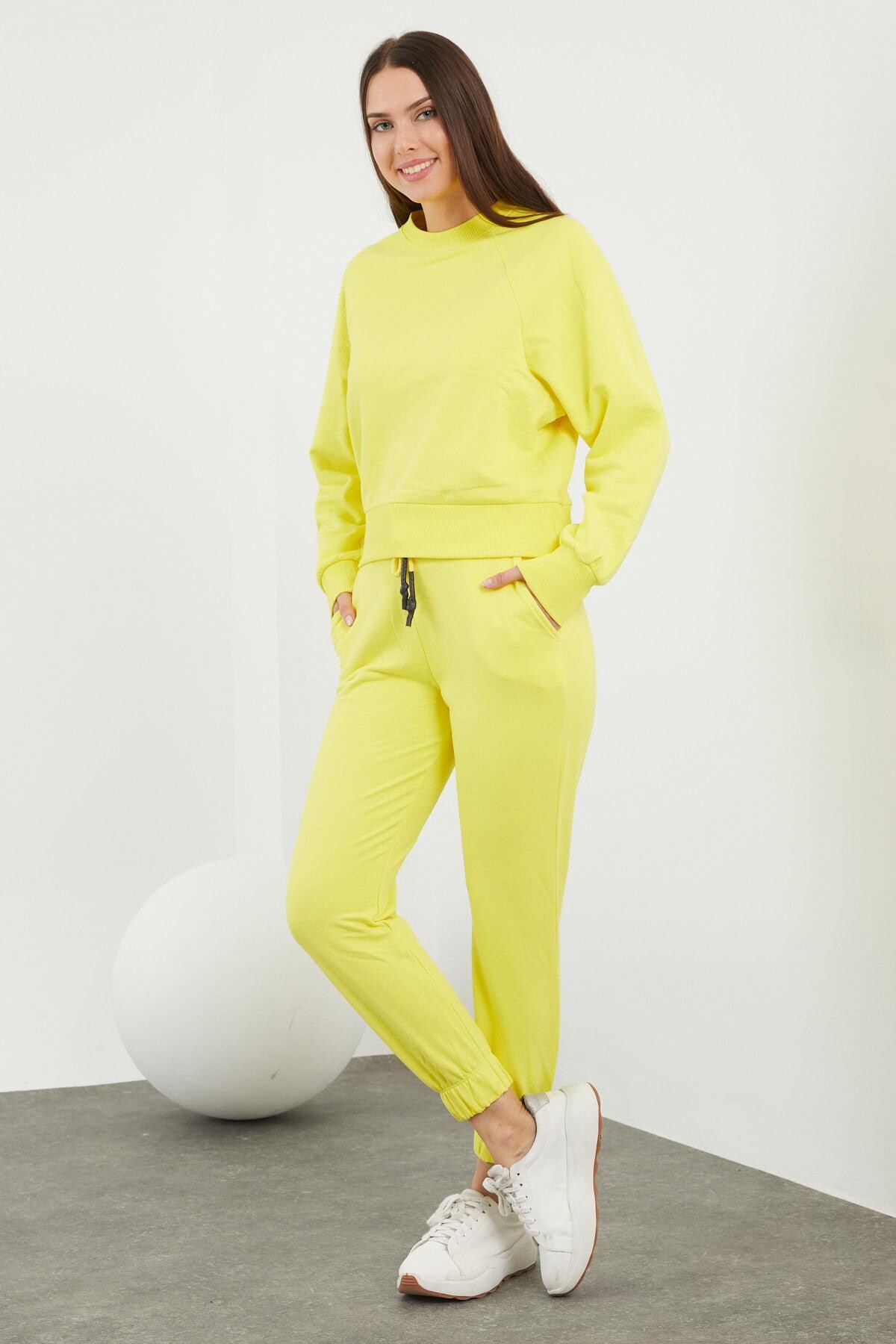 Beli ve Paçası Lastikli Düz Eşofman Takım