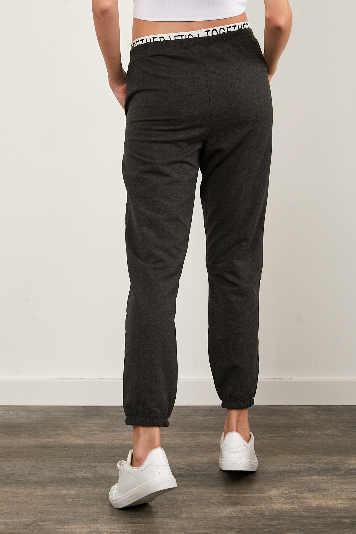 Beli Lastik Detaylı Yanı Şeritli Paçası Lastikli Alt Eşofman