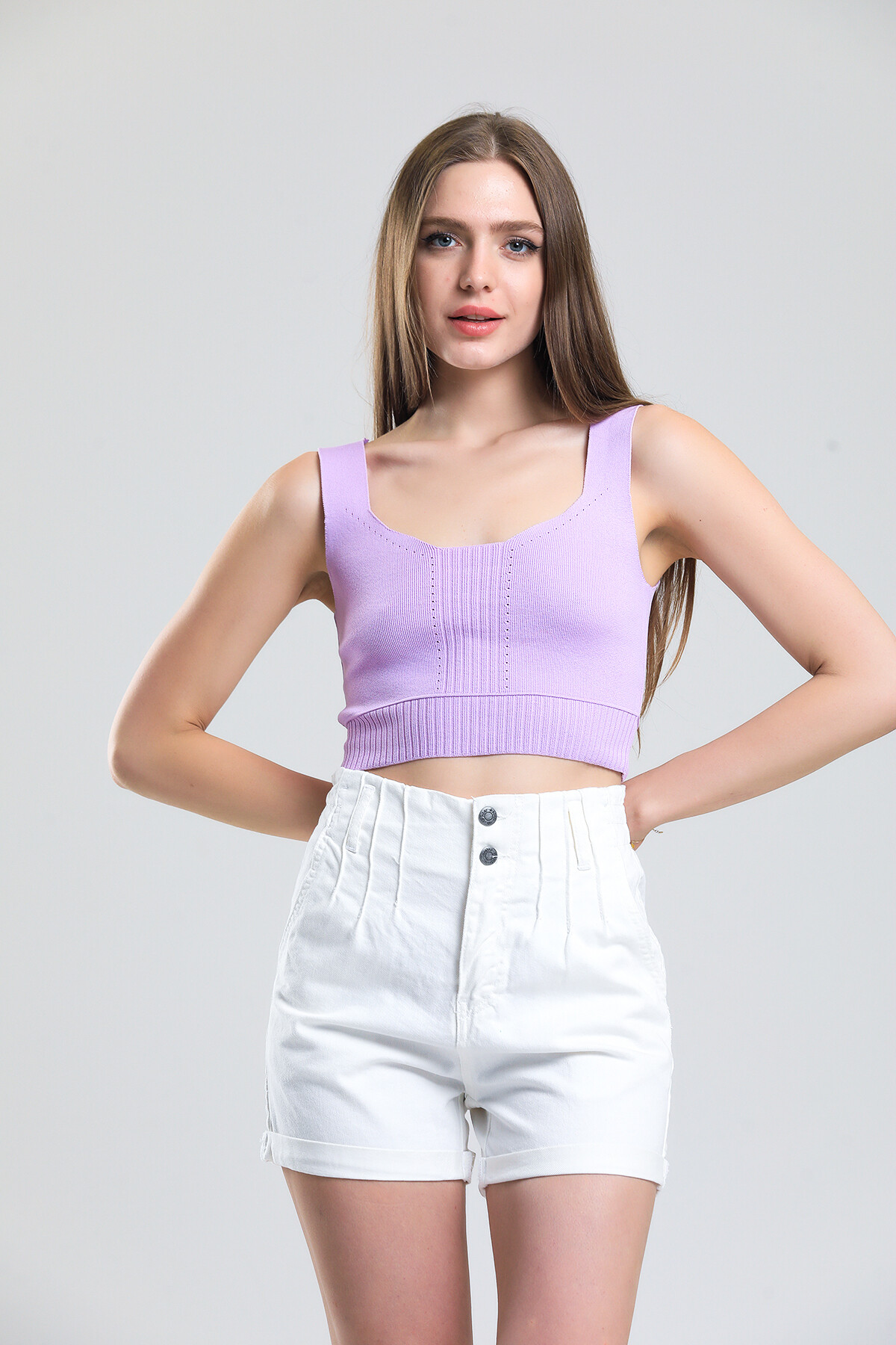 Beli Lastikli Çift Düğmeli Pensli Duble Paça Yüksekbel Kot Şort