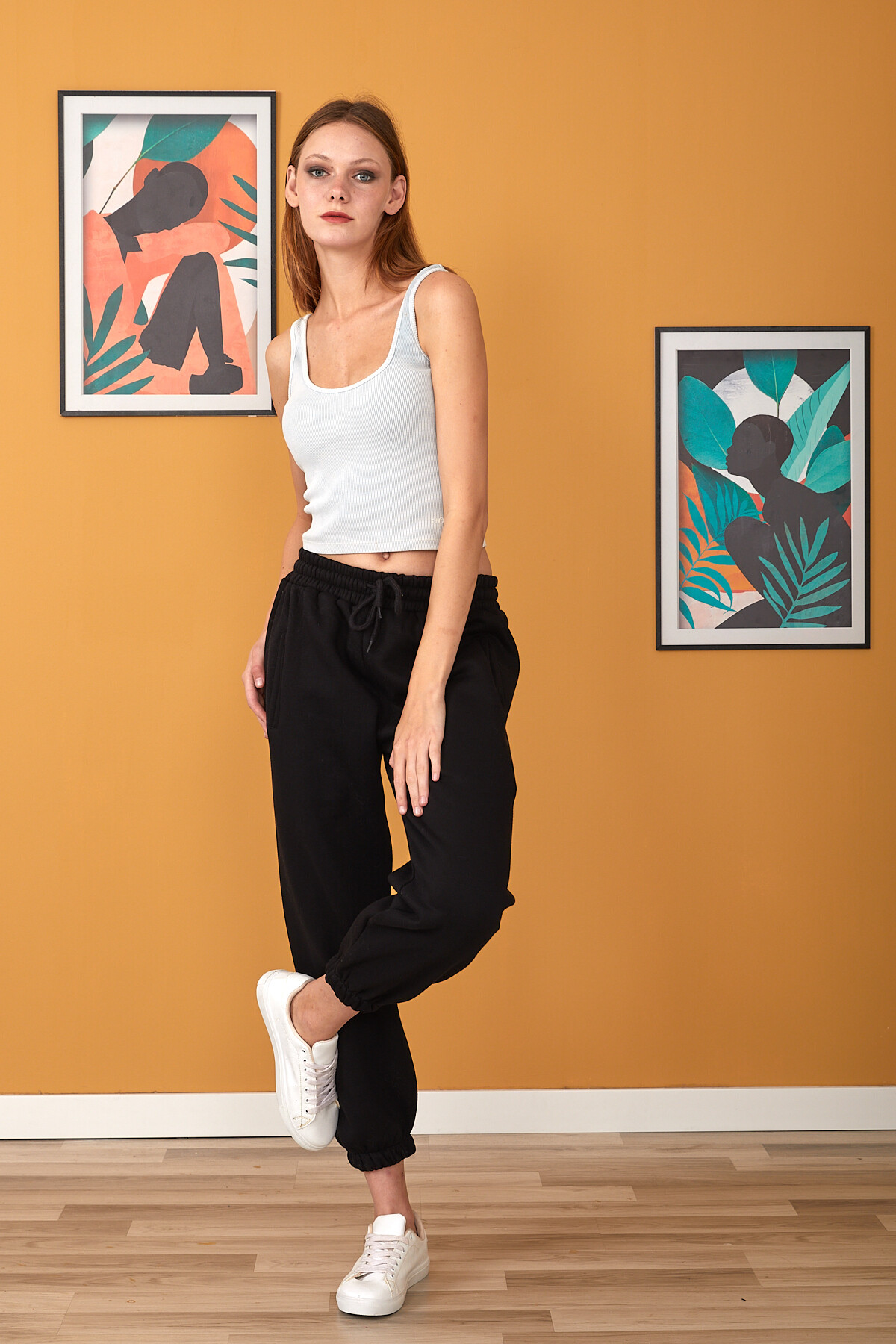 Beli ve Paçası Lastikli Cepleri Filotalı İçi Şardonlu Rahat Kesim Alt Eşofman