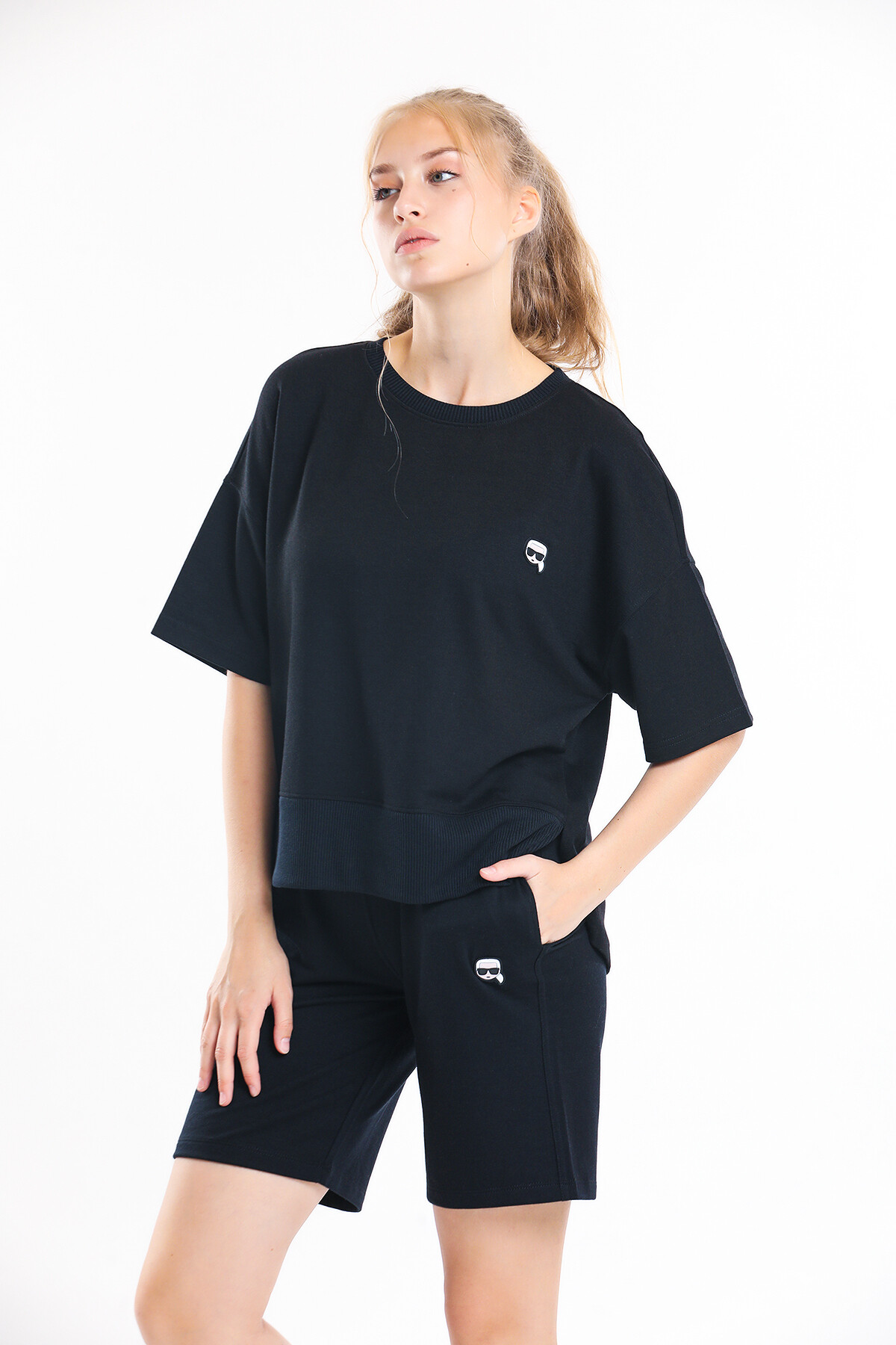 Bisiklet Yaka Eteği Yırtmaçlı Oversize Şort Takım