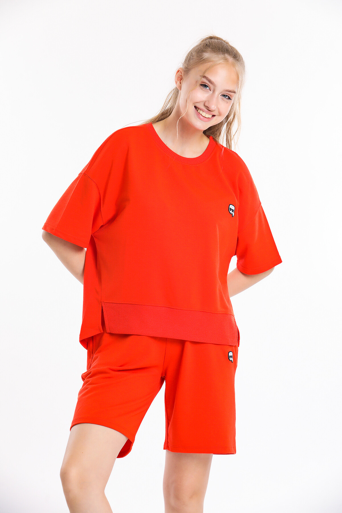 Bisiklet Yaka Eteği Yırtmaçlı Oversize Şort Takım