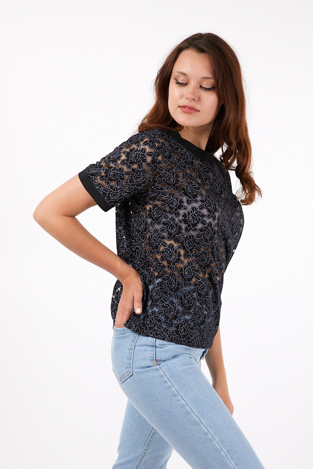 Bisiklet Yaka Kol Bandı Ribanalı Papatya Desenli Tshirt