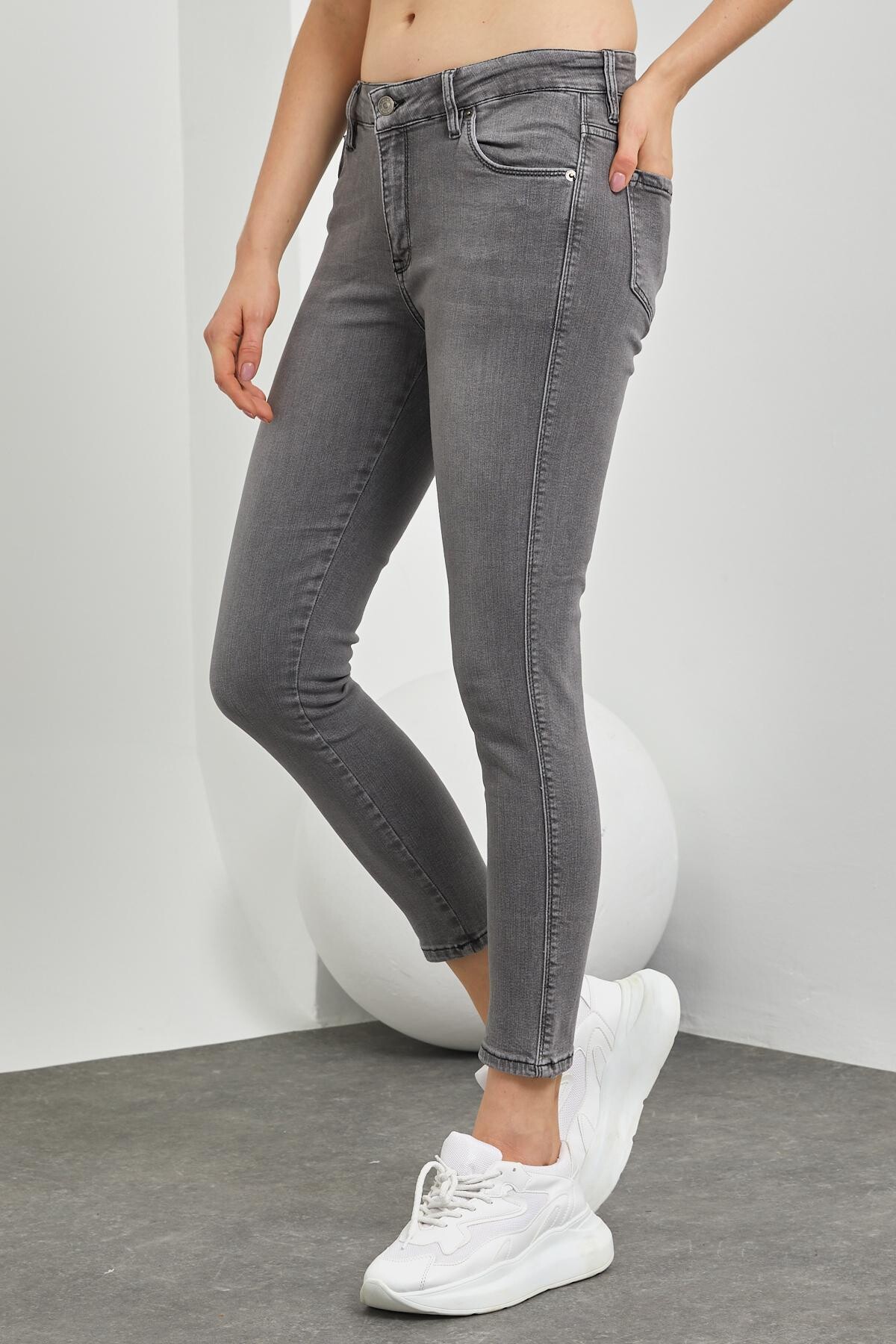 Dar Paça Yüksekbel Kot Pantolon