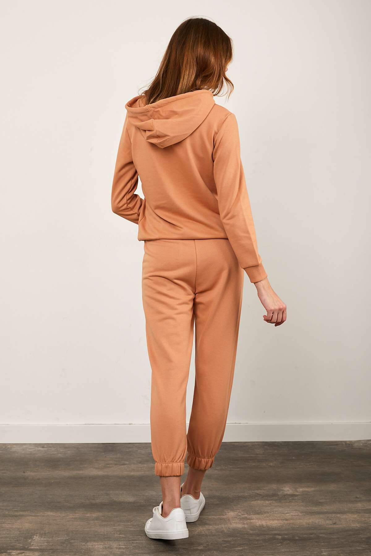 Kanguru Cepli Paçası Lastikli Kolları ve Eteği Ribanalı Eşofman Takım