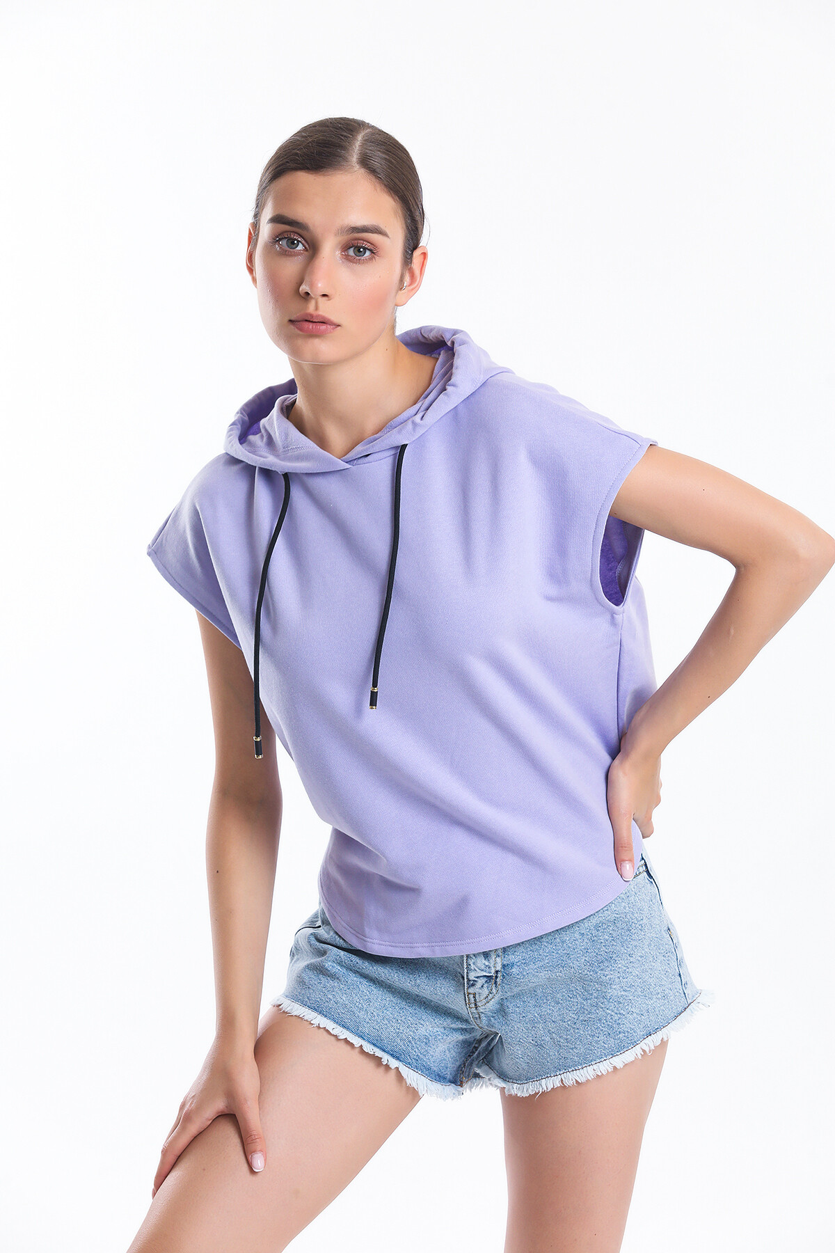 Kapuşonlu Bağcıklı Kolsuz Oversize Tişört