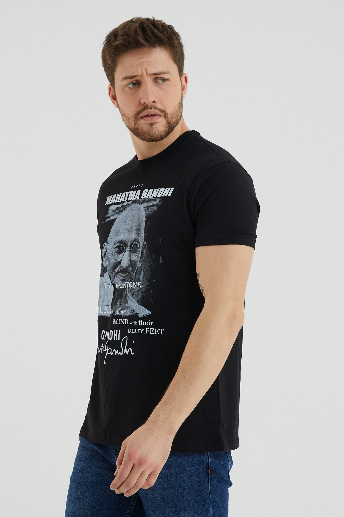 Mahatma Gandhi Baskılı Bisiklet Yaka Battal Tshirt