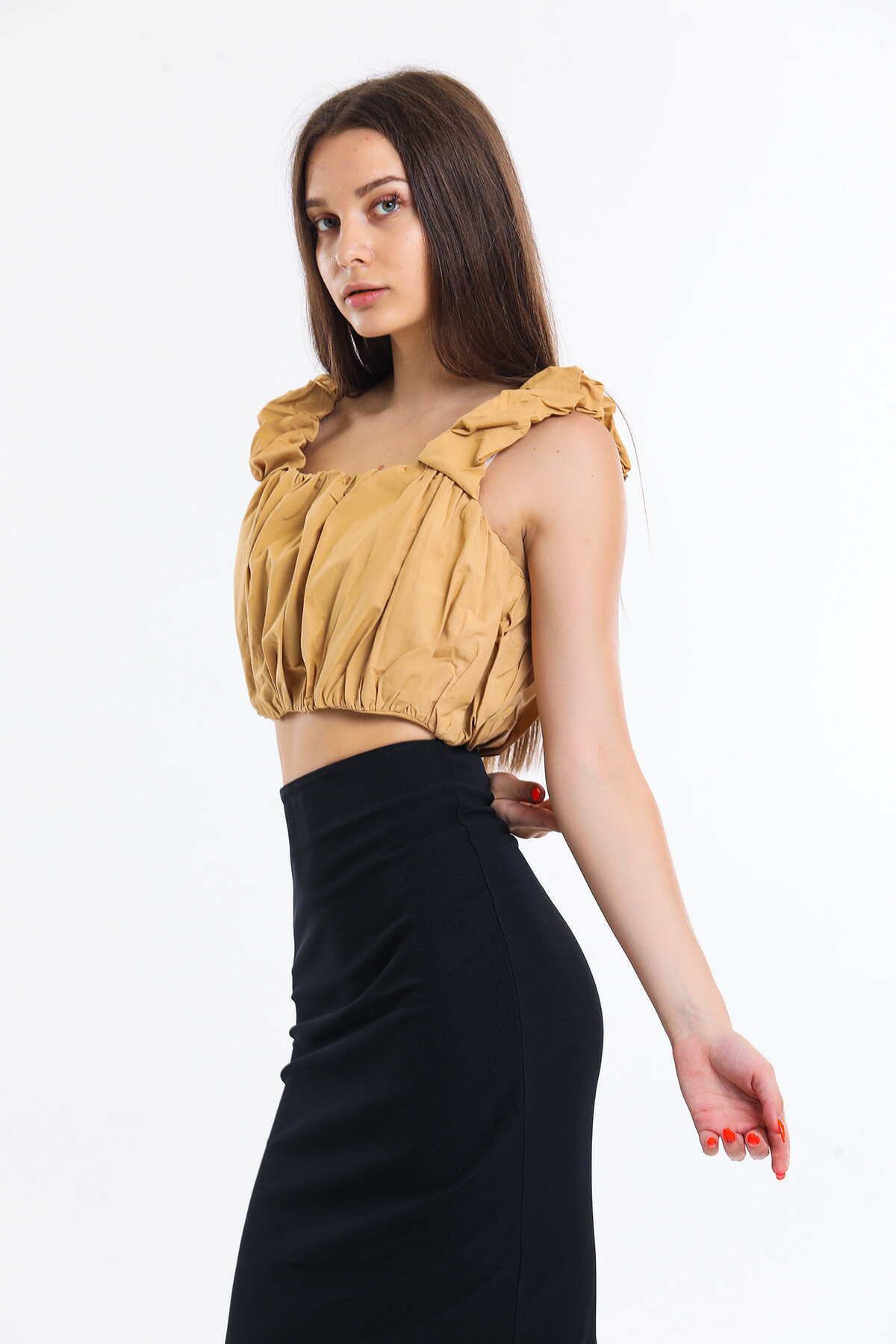 Önü Düğmeli Askılı Büzgülü Crop Bluz