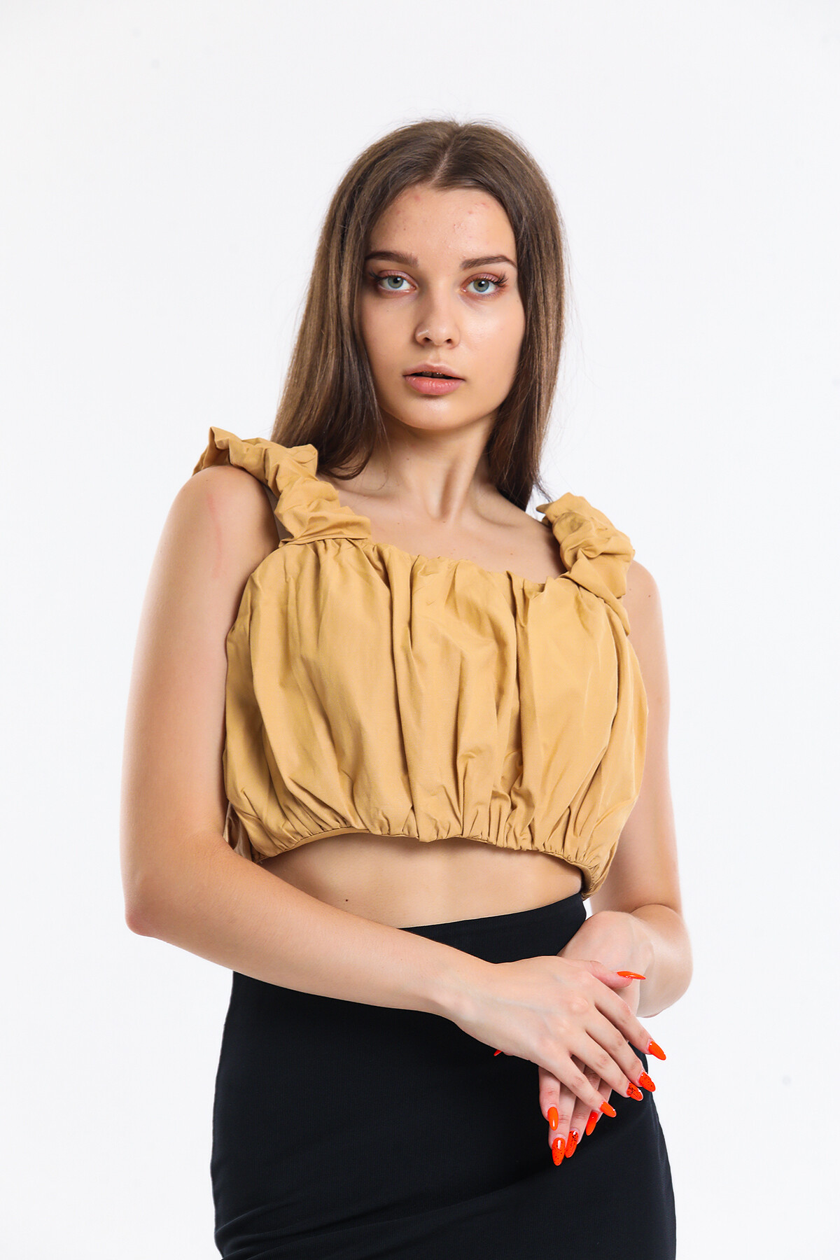 Önü Düğmeli Askılı Büzgülü Crop Bluz