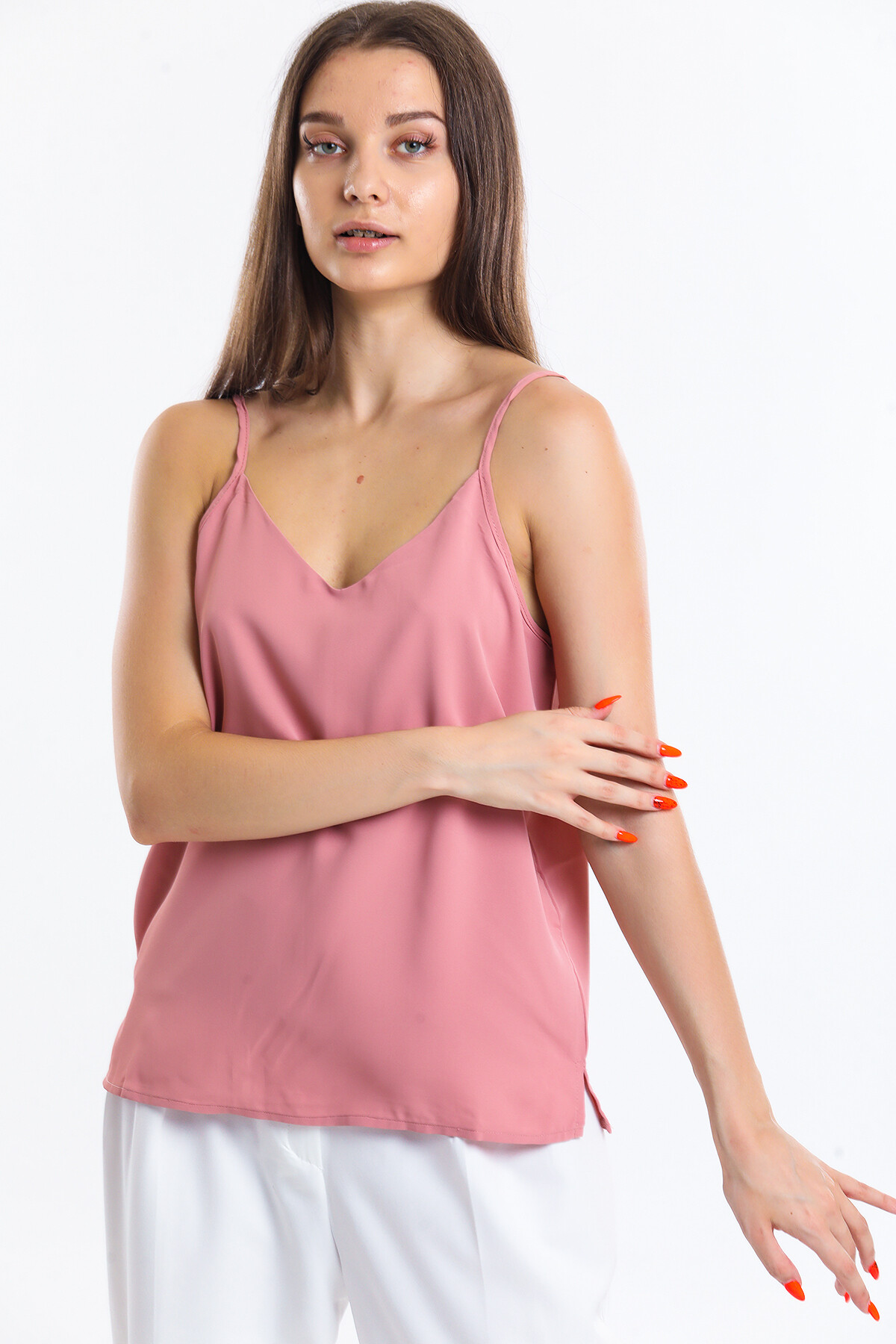 V Yaka Askılı Yırtmaçlı Şifon Bluz