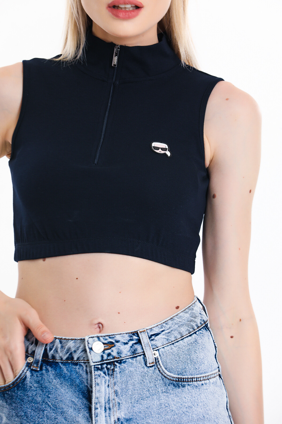 Yakası Fermuarlı Armalı Eteği Lastikli Kolsuz Crop Bluz