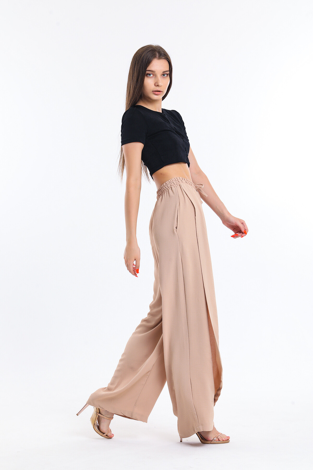 Beli Lastikli Bağcıklı Cepli Yüksek Bel Bol Paça Pantolon