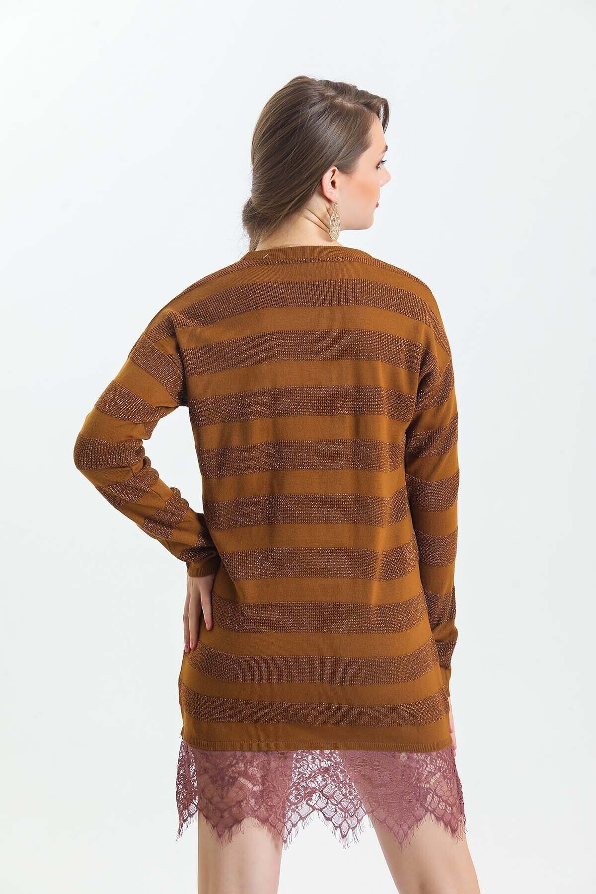 Bisiklet Yaka Eteği Dantelli Çizgili Simli Triko Elbise