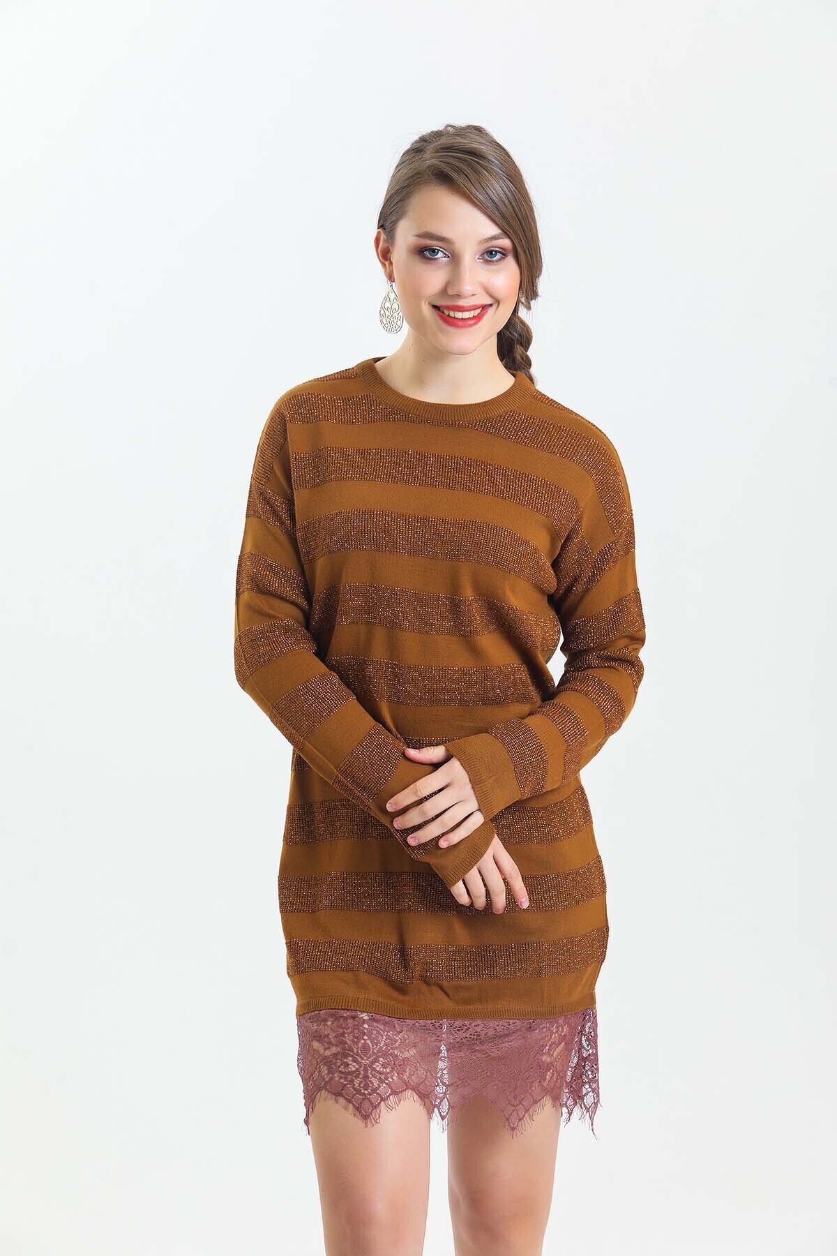 Bisiklet Yaka Eteği Dantelli Çizgili Simli Triko Elbise