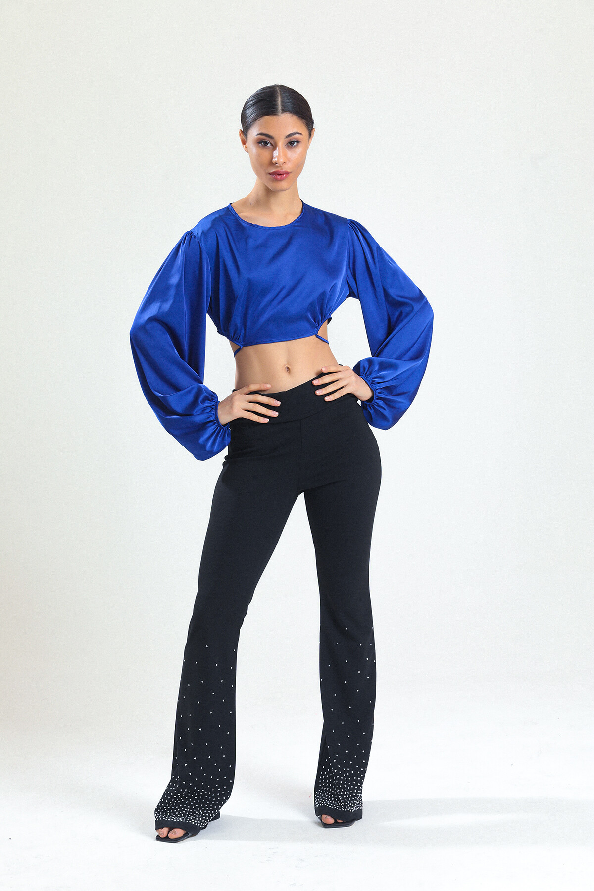 KADIN Balon Kol Eteği Bağcıklı Saten Crop Bluz