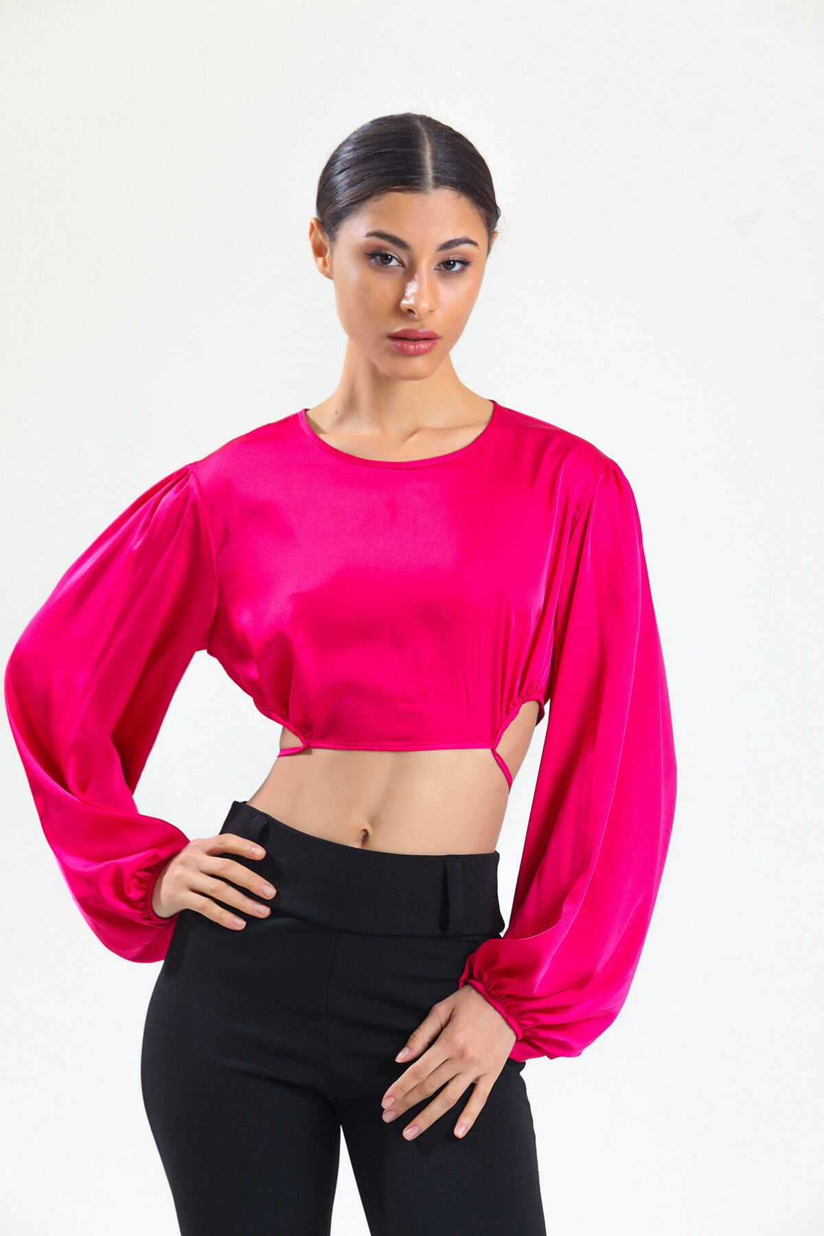 KADIN Balon Kol Eteği Bağcıklı Saten Crop Bluz