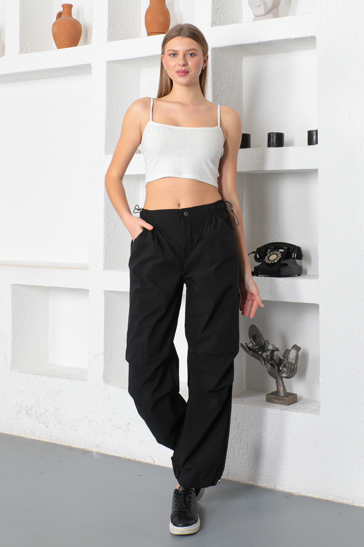 KADIN Beli ve Paçası Lastikli Bol Paça Pantolon