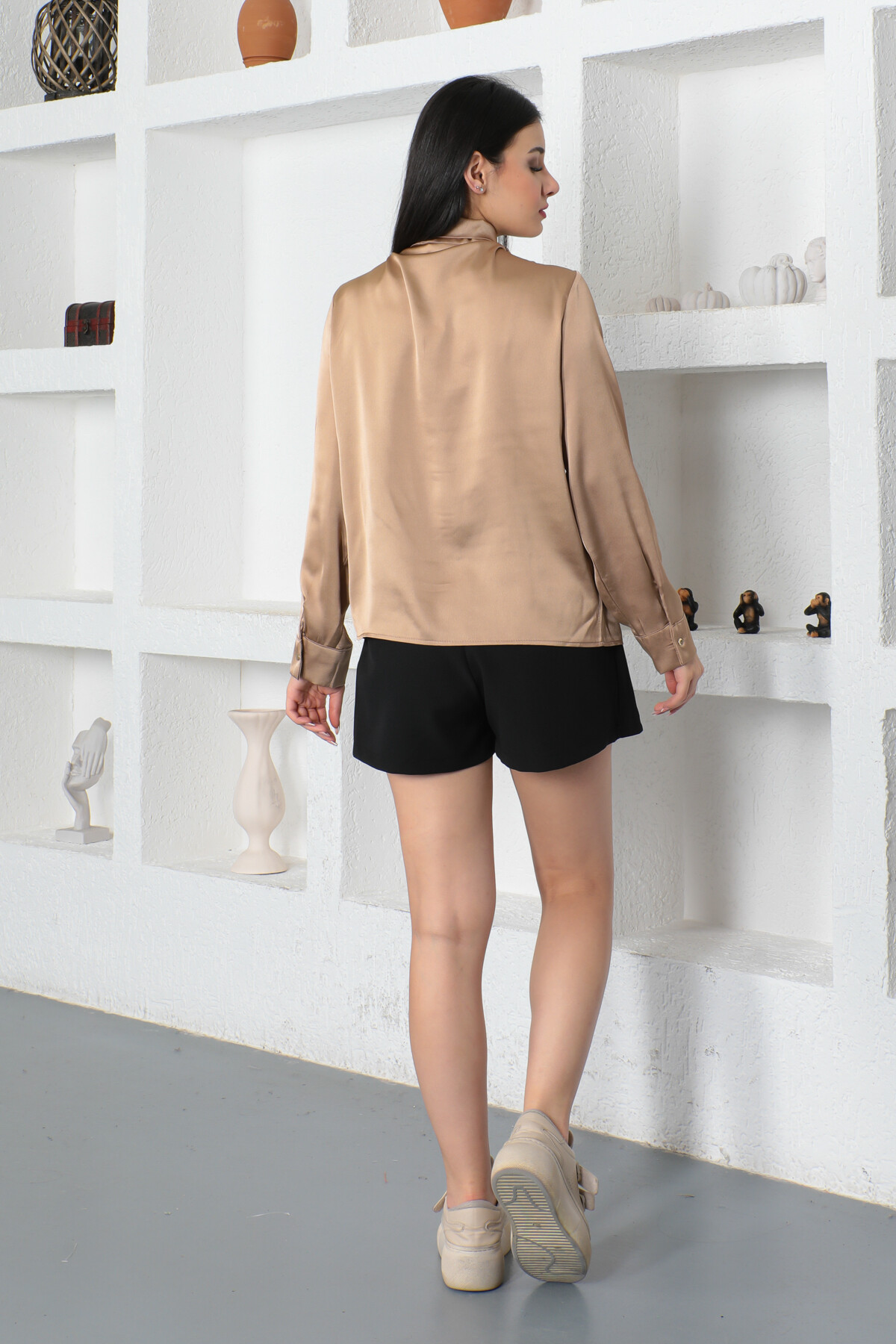 KADIN Fular Yaka Düğmeli Saten Gömlek