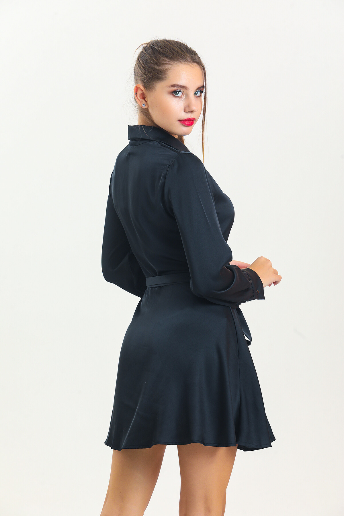 Kadın Gömlek Yaka Kuşaklı Uzun Kol Saten Elbise