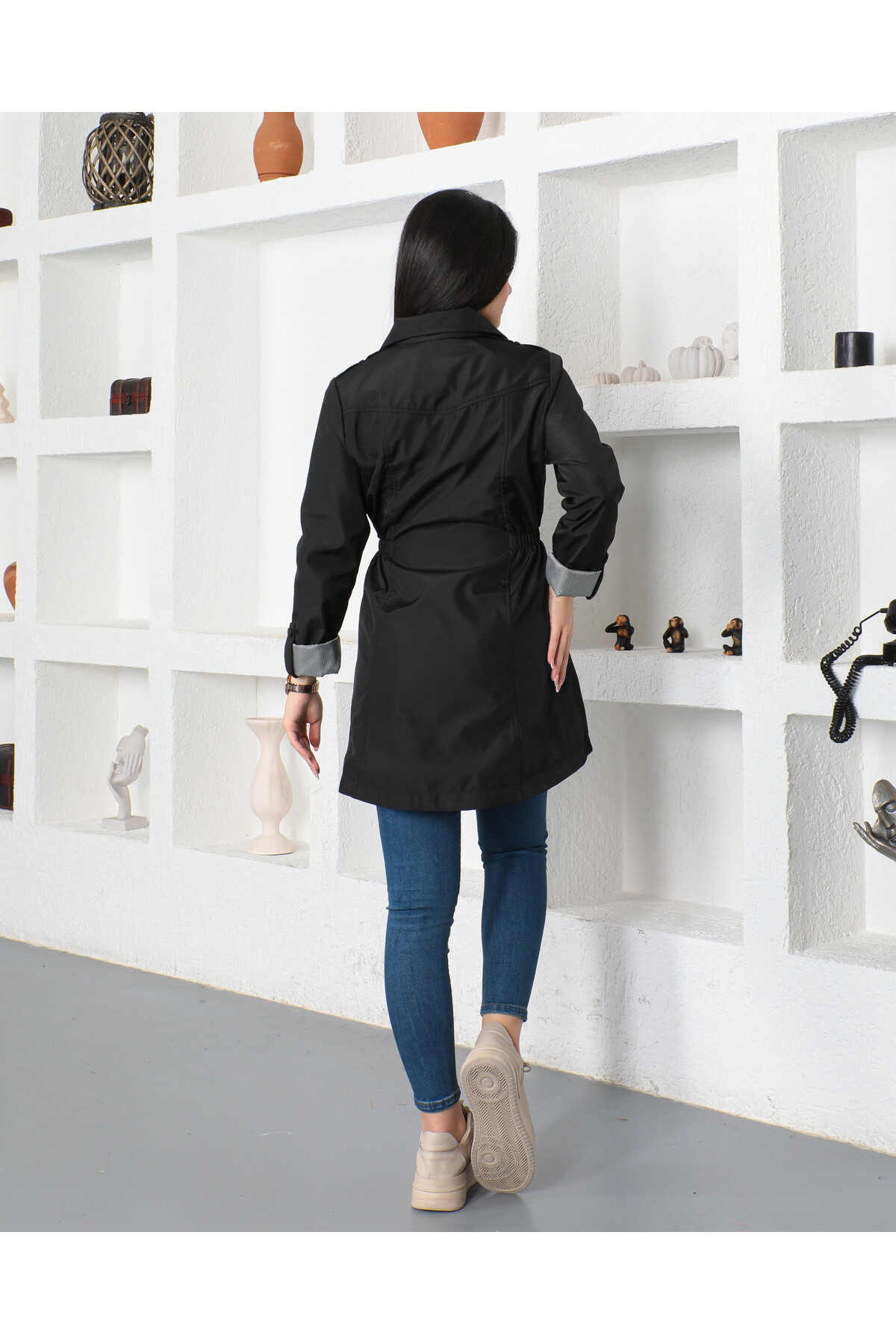 KADIN Önü Çıtçıt Detaylı Fermuarlı Beli Bağcıklı Kolları Katlamalı İçi Astarlı Trençkot