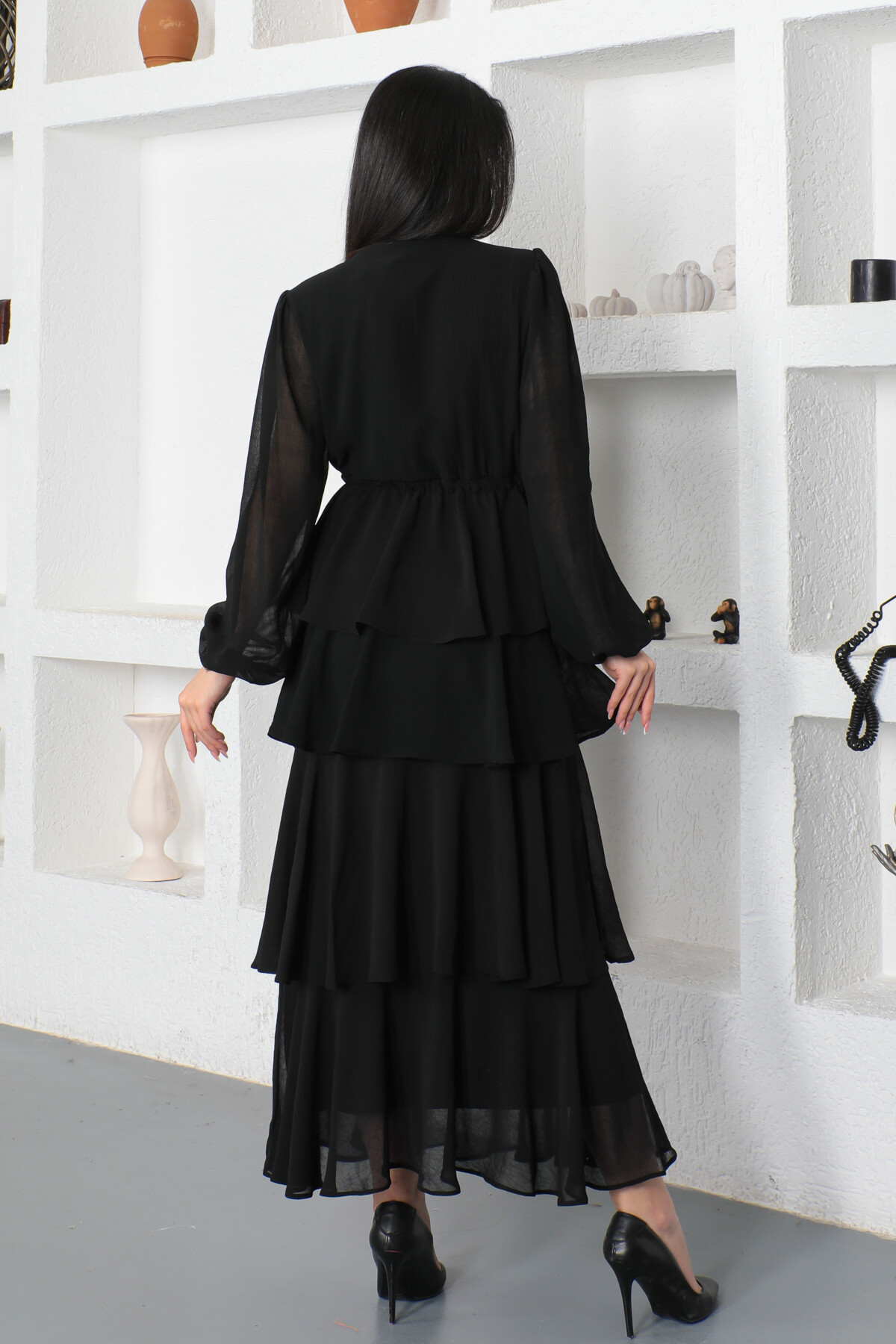 KADIN V Yaka Robası Düğmeli Eteği Fırfırlı İçi Astarlı Uzun Şifon Elbise