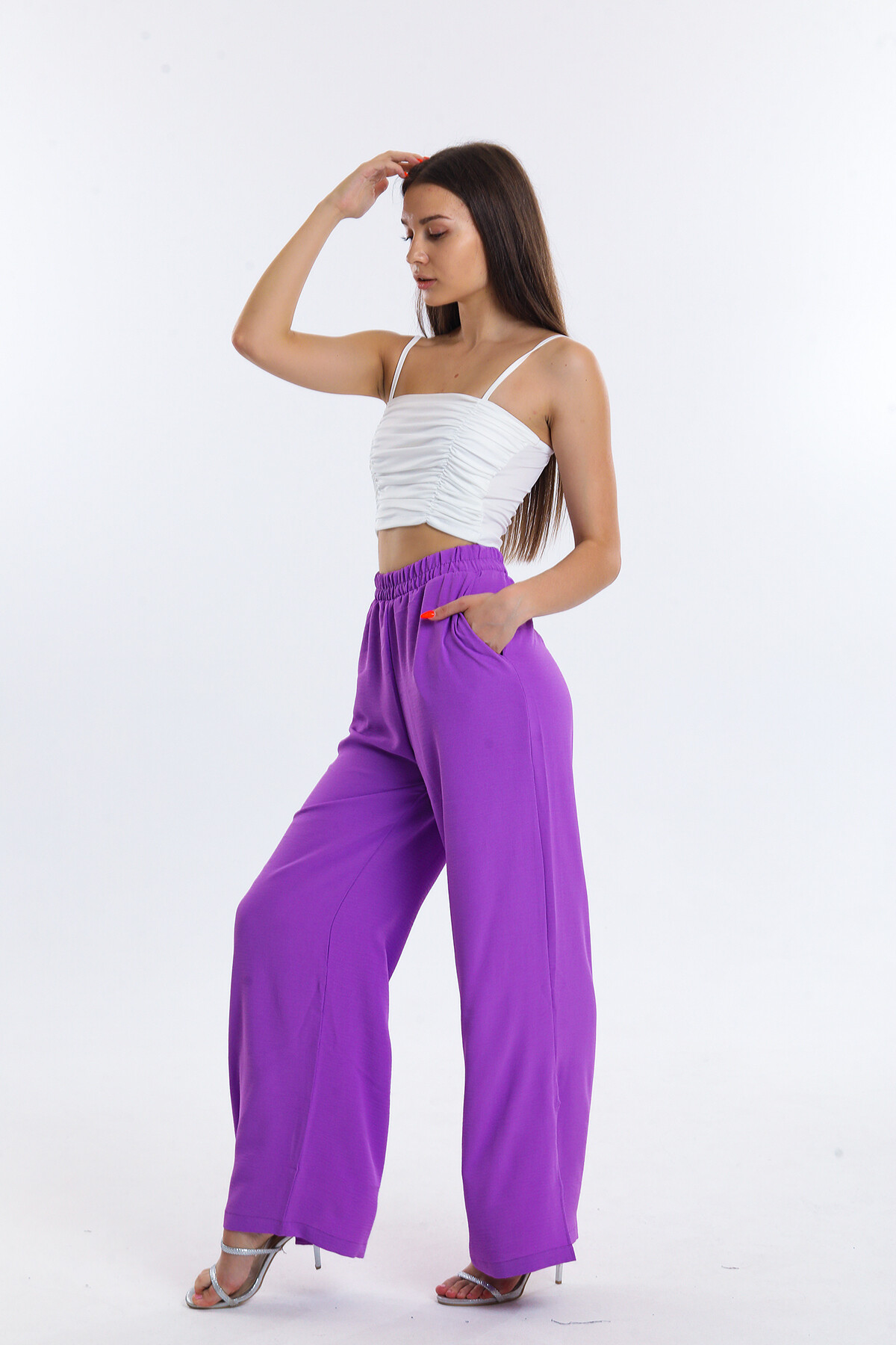 Paçaları Yırtmaçlı Beli Lastikli Cepli Yüksek Bel Bol Paça Pantolon