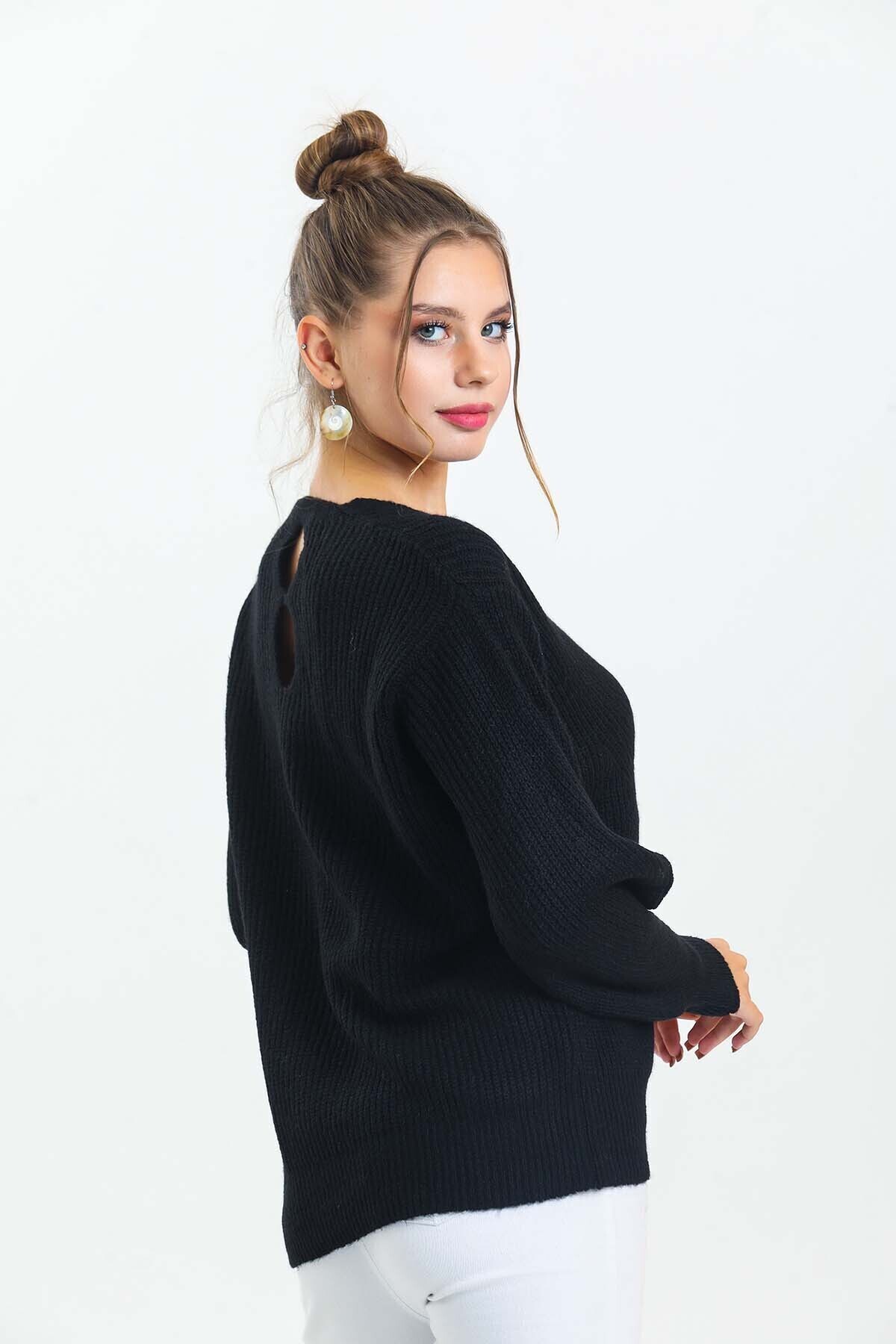 V Yaka Arkası Delikli Balon Kol Triko Kazak