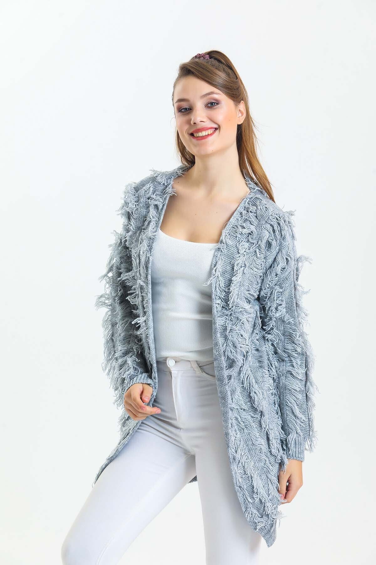 Yarasa Kol Püsküllü Triko Hırka