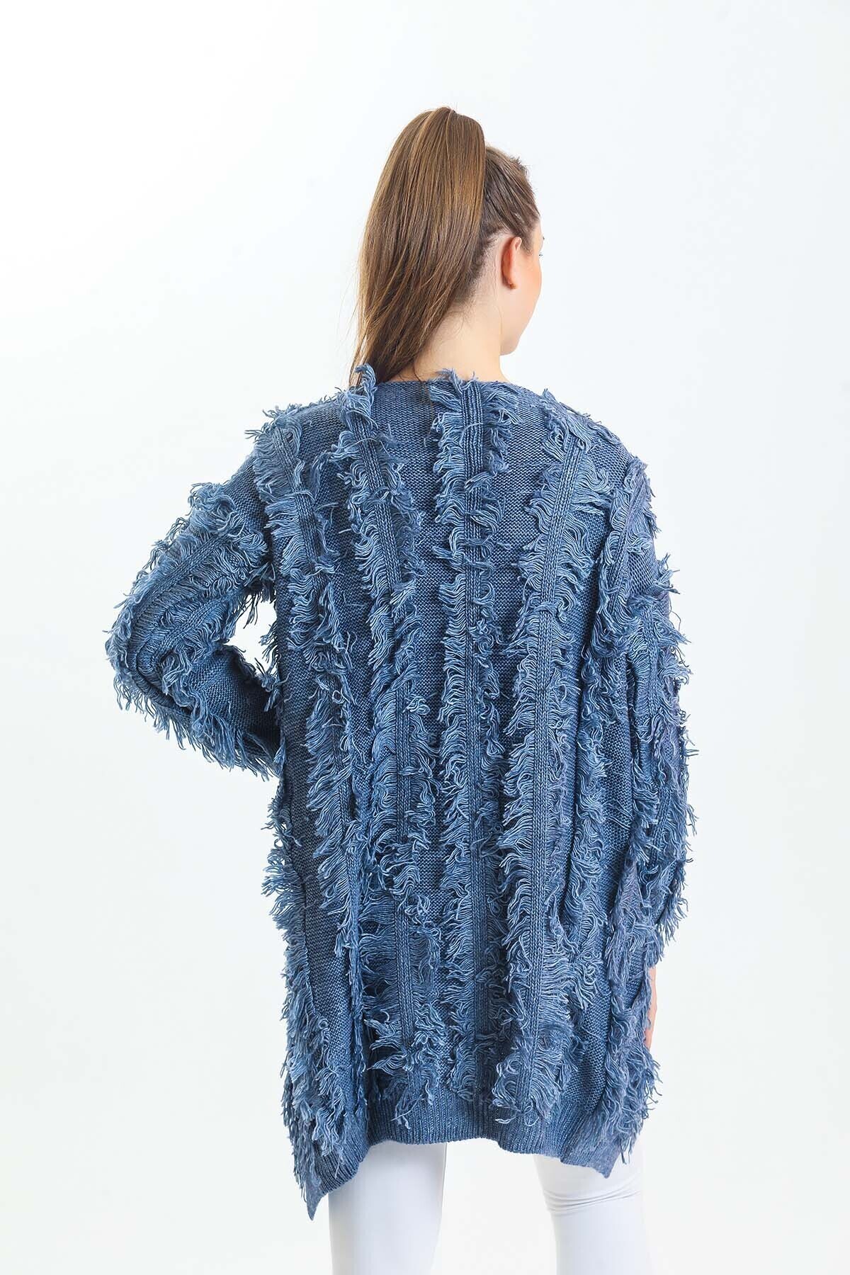 Yarasa Kol Püsküllü Triko Hırka