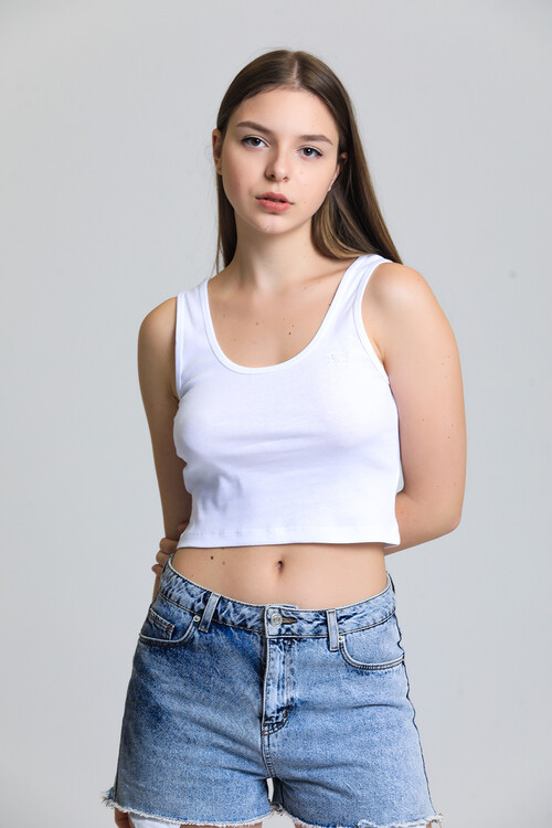 Askılı Nakış Detaylı Crop Bluz