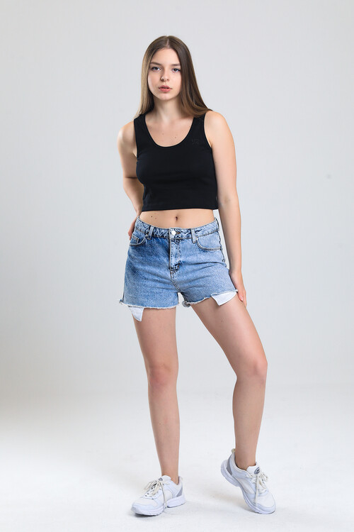 Askılı Nakış Detaylı Crop Bluz