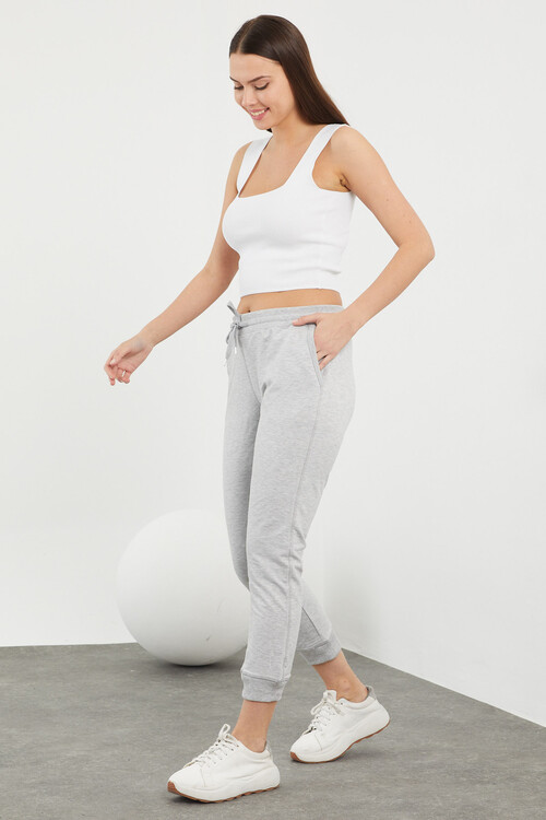 Beli ve Paçaları Lastikli Cepli Karyokalı Alt Eşofman