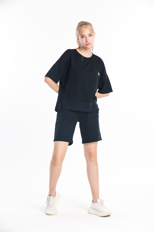 Bisiklet Yaka Eteği Yırtmaçlı Oversize Şort Takım