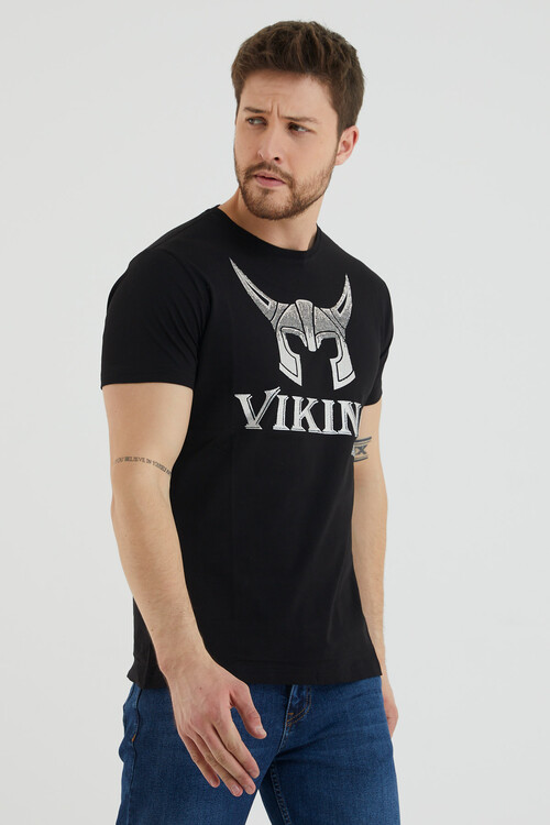 Bisiklet Yaka Viking Baskılı Taş Detaylı Tshirt