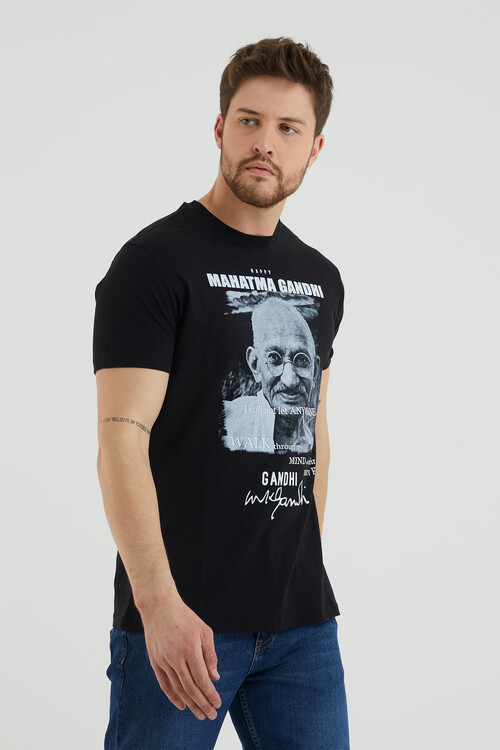 Mahatma Gandhi Baskılı Bisiklet Yaka Battal Tshirt