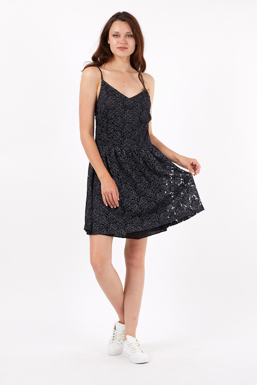 Sırtı Çapraz Bağcıklı Papatya Desenli Askılı Kısa Elbise