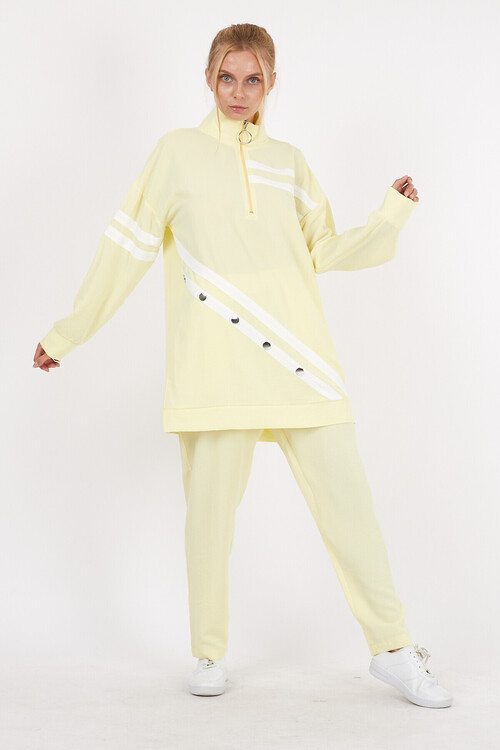 Yakası Fermuarlı Önü ve Kolları Şeritli Drop Detaylı Eşofman Takım