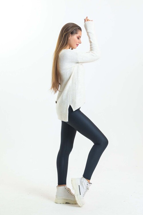 Arkası Düğme Detaylı Önü Kısa Yarasa Kol Triko Kazak