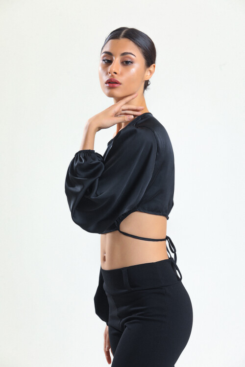 KADIN Balon Kol Eteği Bağcıklı Saten Crop Bluz