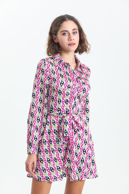 Kadın Gömlek Yaka Robası Büzgülü Düğmeli Kuşaklı Desenli Saten Kısa Elbise