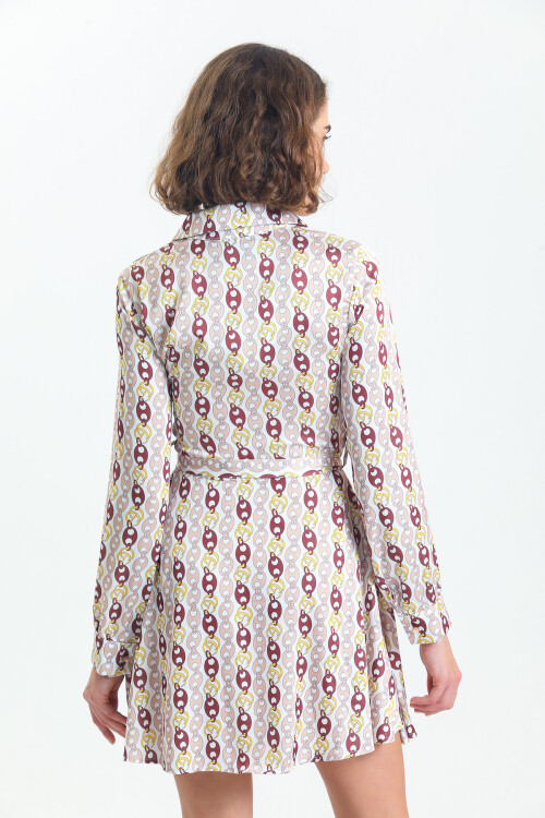 Kadın Gömlek Yaka Robası Büzgülü Düğmeli Kuşaklı Desenli Saten Kısa Elbise