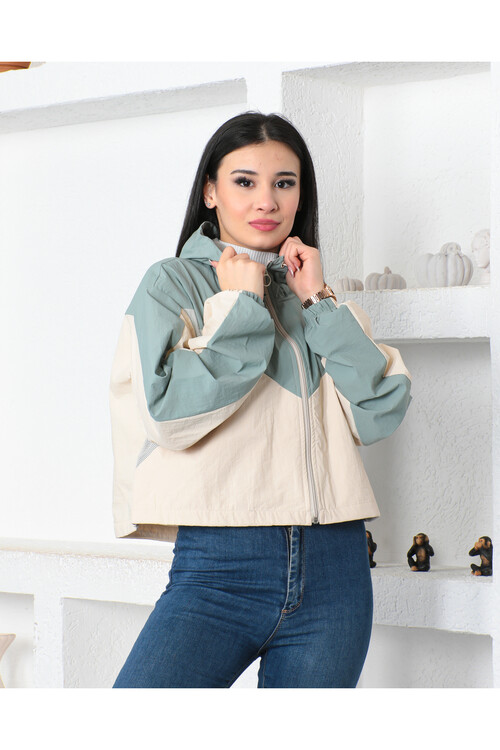 KADIN Parça Garnili İçi Fileli Önü Fermuarlı Cepli Kapüşonlu Yağmurluk Ceket