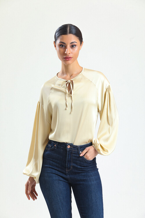 KADIN Yakası Bağcıklı Kolları Lastikli Saten Bluz
