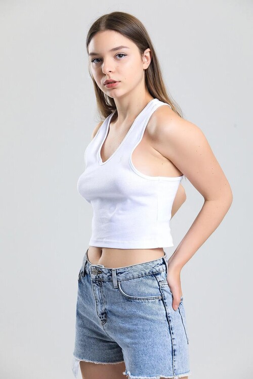 U Yaka Nakış Detaylı Atlet