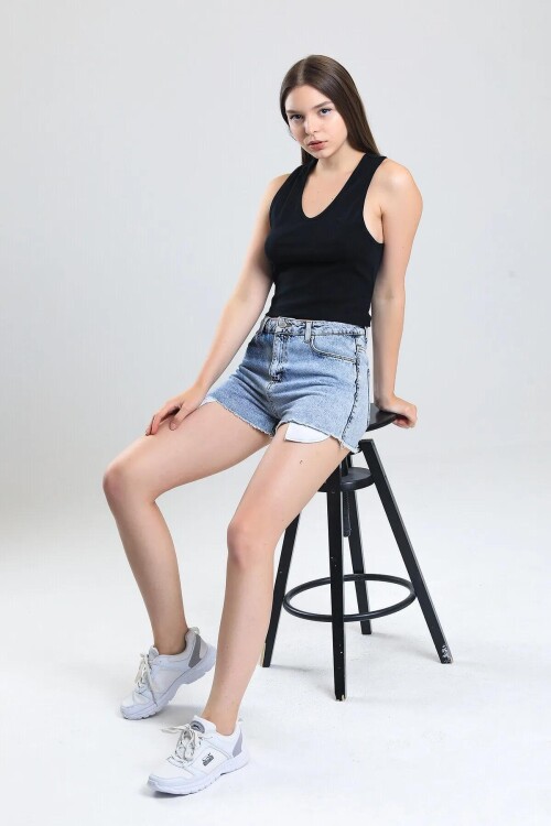 U Yaka Nakış Detaylı Atlet