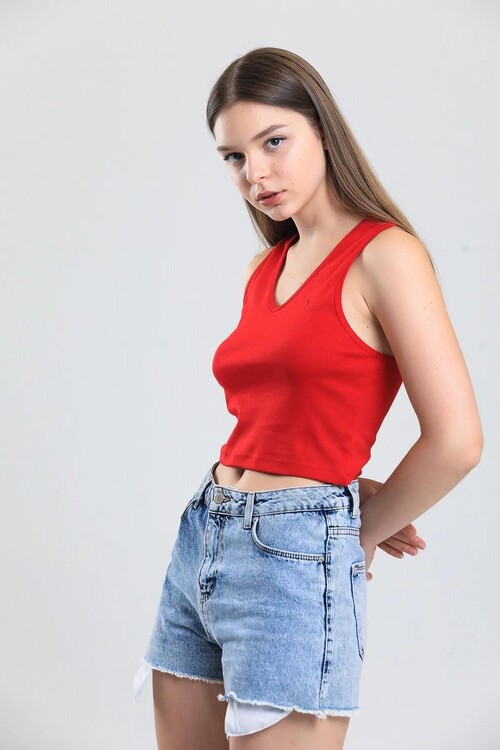 U Yaka Nakış Detaylı Atlet