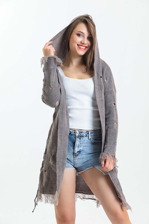 Yarasa Kol Yanları Bağcıklı Kolları ve Eteği Püsküllü Kapuşonlu Triko Uzun Hırka