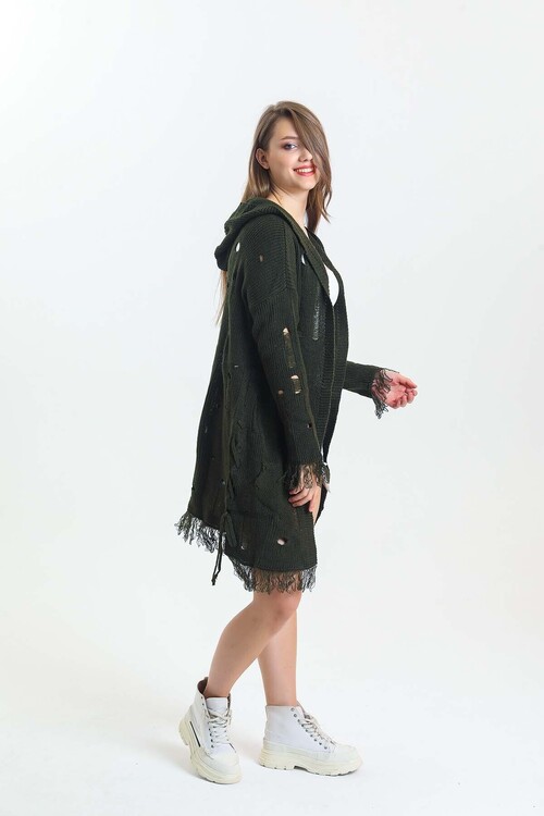 Yarasa Kol Yanları Bağcıklı Kolları ve Eteği Püsküllü Kapuşonlu Triko Uzun Hırka