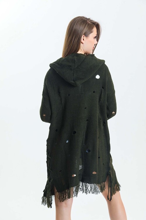 Yarasa Kol Yanları Bağcıklı Kolları ve Eteği Püsküllü Kapuşonlu Triko Uzun Hırka